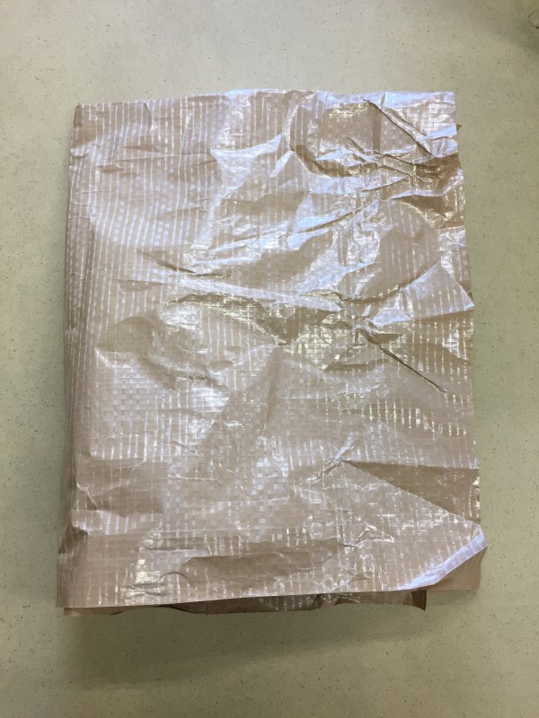 禁忌品：プラスチック複合素材　樹脂含浸紙　破れません