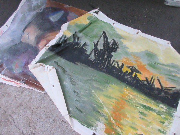 禁忌品：油絵・水彩絵の具・クレヨンなどがついた紙はリサイクルできません。