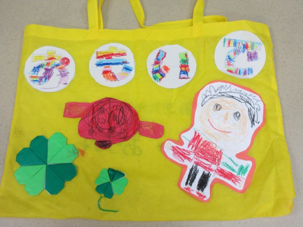 禁忌品：不織布はリサイクル出来ない為、外してお出し下さい。